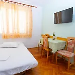 Vranjes 2 * Podgora (Split-Dalmatia)