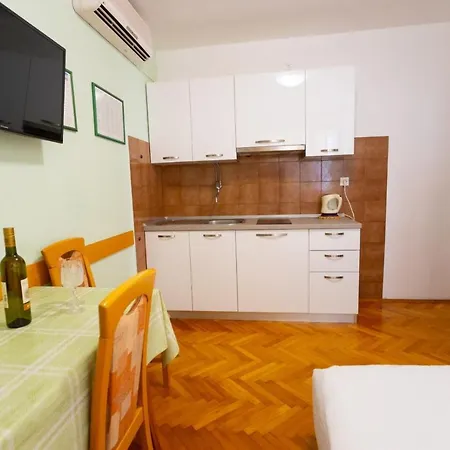 Vranjes 2 Apartment Podgora