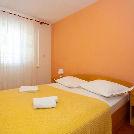 Vranjes 2 * Podgora